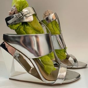 BCBG GEOMETRIC HEELS